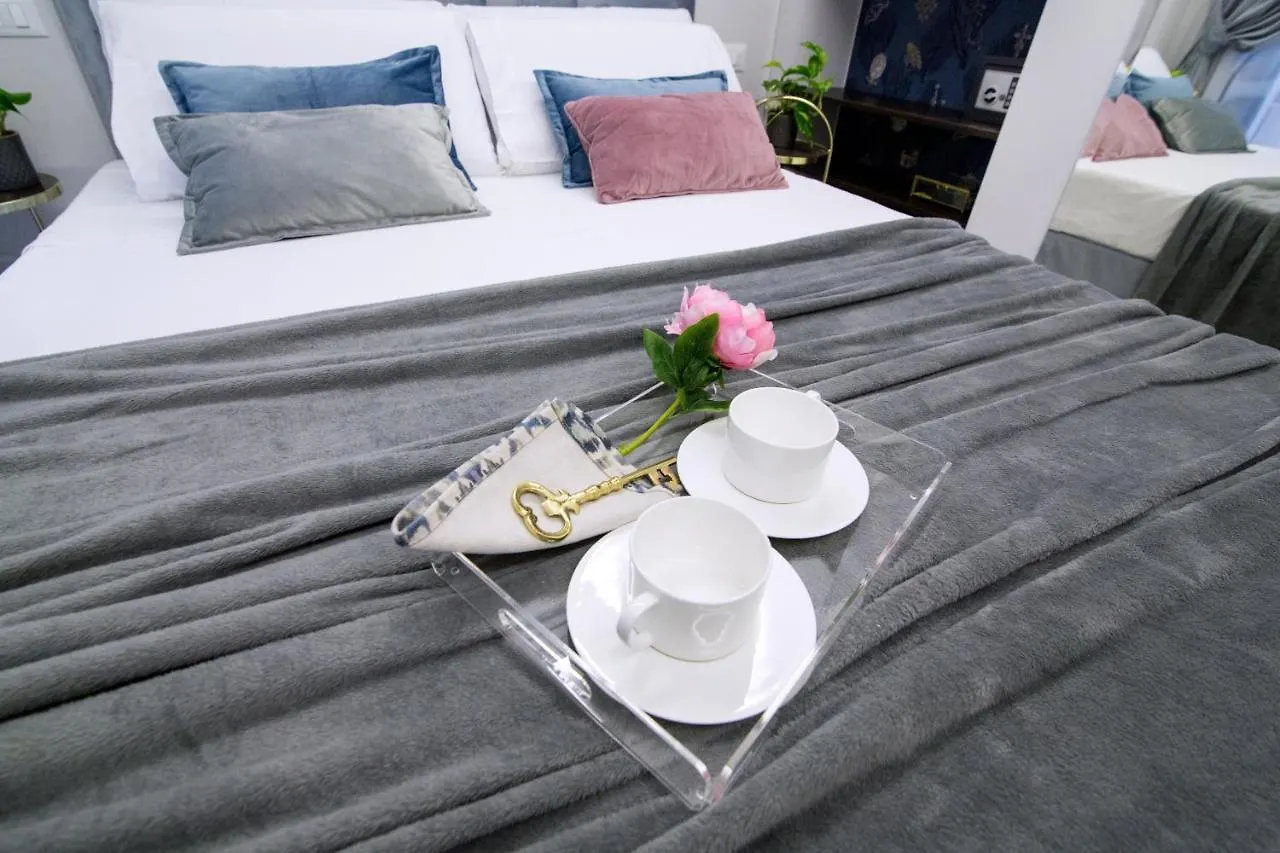 Roma Deluxe Apartments