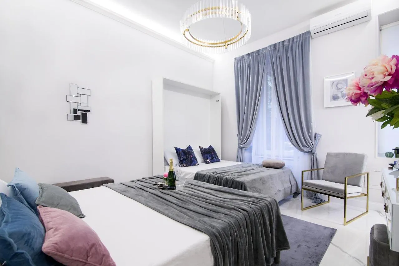 Roma Deluxe Apartments 0*, Rome