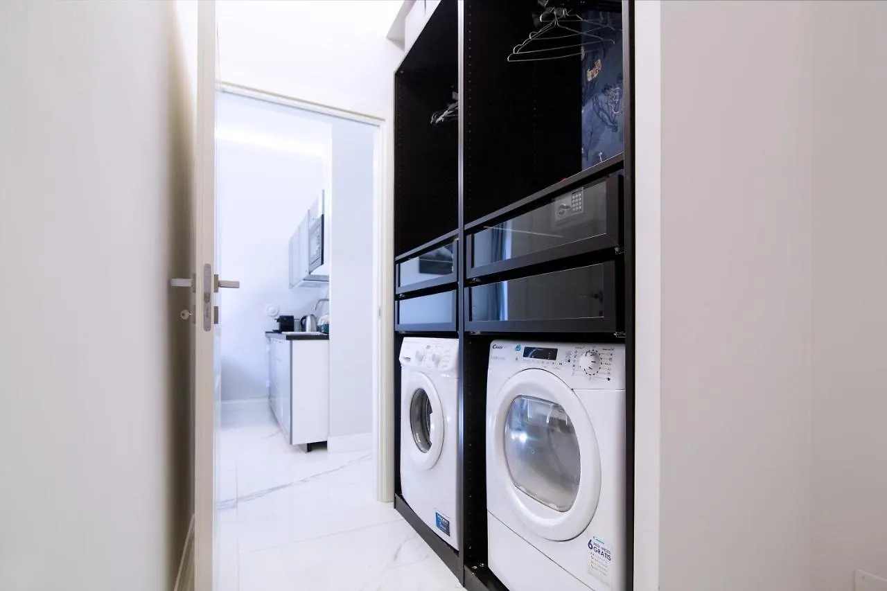 Roma Deluxe Apartments Italy